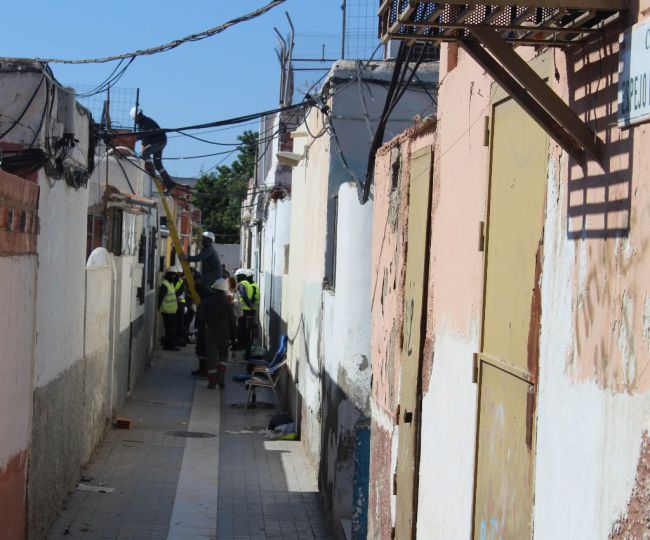 Almería recibirá más de un millón de euros de la Junta para familias en riesgo con menores