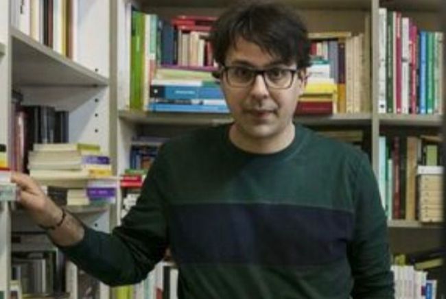 Mohamed El Morabet, autor de la novela “Un solar abandonado”, en la feria del libro de Almería