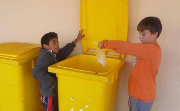 El CEIP Profesor Tierno Galván, De Vícar, Sigue Al Frente De La Liga Del Reciclaje Del Poniente