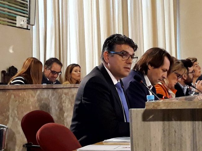 Ciudadanos no duda de la legalidad pero critica las subvenciones mediante convenio