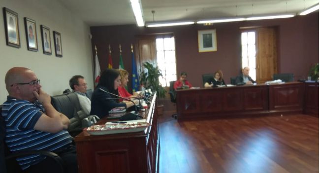 La alcaldesa de Huércal corta a la edil de Cs cuando pregunta por unas facturas impagadas