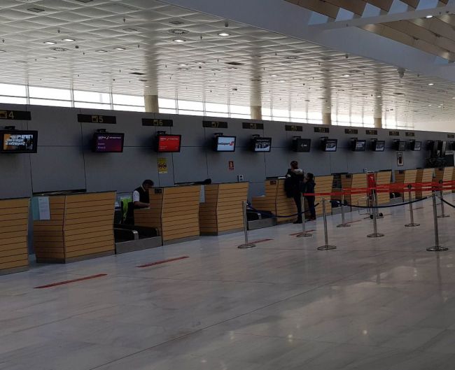 El Aeropuerto de Almería terminó abril con una subida del 7,4% en la cifra de pasajeros