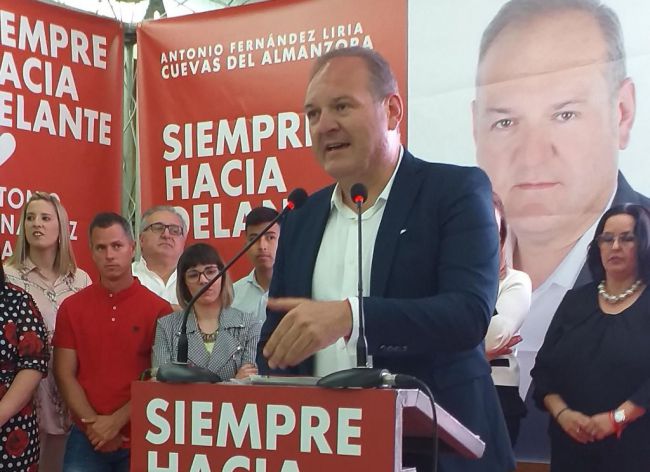 Gran respaldo en la presentación de la candidatura socialista de Cuevas