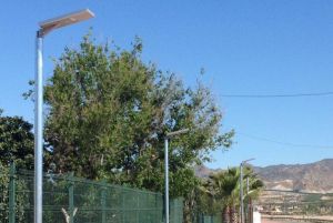 Nuevas farolas solares para ahorrar energía en Cuevas