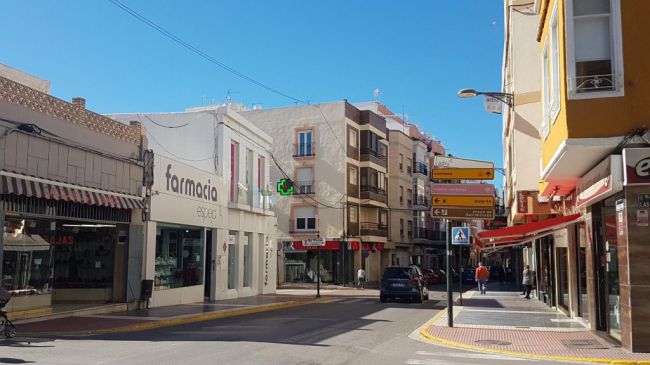 La Junta inspeccionó 51 'chinos' abiertos en domingo en el Levante