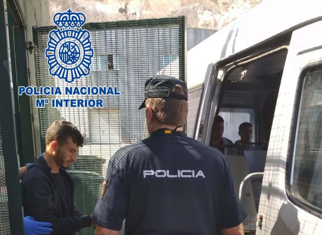 Detenido un paterista que cobró 23.400 euros por cruzar a 9 argelinos