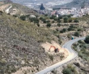 Diputación mejora la seguridad vial en la carretera que une Laroya con Macael