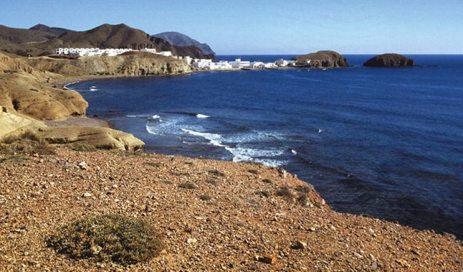 Greenpeace alerta de la amenaza del ladrillo en Cabo de Gata