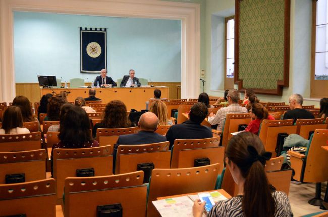 La UNED Almería analiza desde el lunes ‘La función directiva en los Centros Educativos’