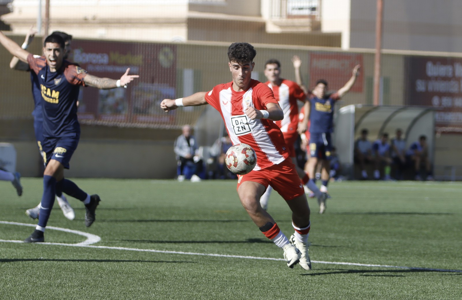 Almería B lucha pero cae ante el UCAM