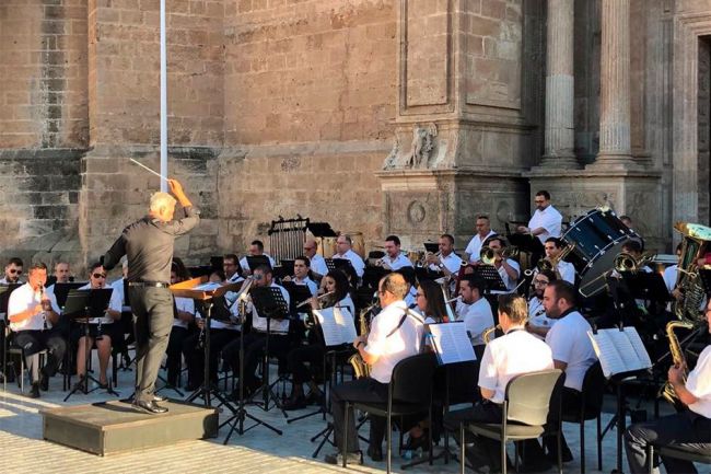 La Banda Sinfónica Municipal cierra julio en Cabo de Gata y en la Plaza de la Catedral