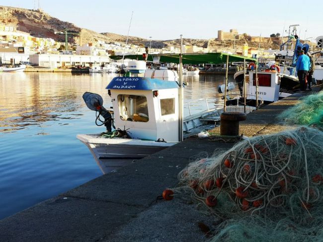 Fomento invierte en seguridad en puertos de Huelva, Cádiz y Almería