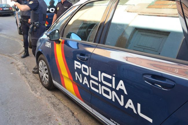 Detenidos dos hombres mientras realizaban un pase de droga