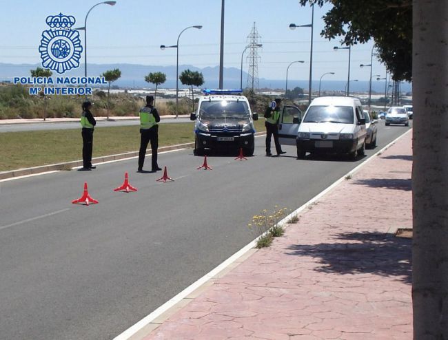 Policías de Granada y Madrid colaboran en el dispositivo de la feria de Almería