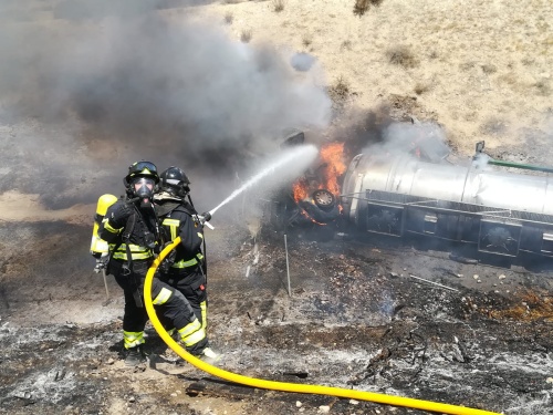 Espectacular accidente de tráfico con intervención de bomberos