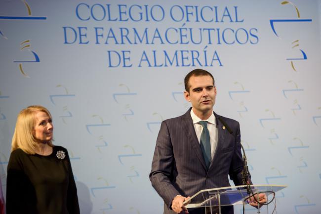 El alcalde agradece a los farmacéuticos que colaboren con el Ayuntamiento