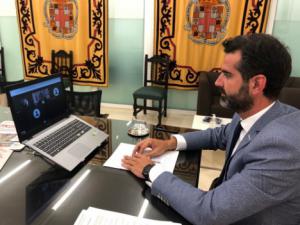 El alcalde felicita a la UAL por los cursos de verano