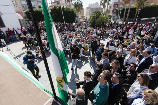 El alcalde celebra el Día de Andalucía con los vecinos de Los Molinos, La Cañada y Torrecárdenas