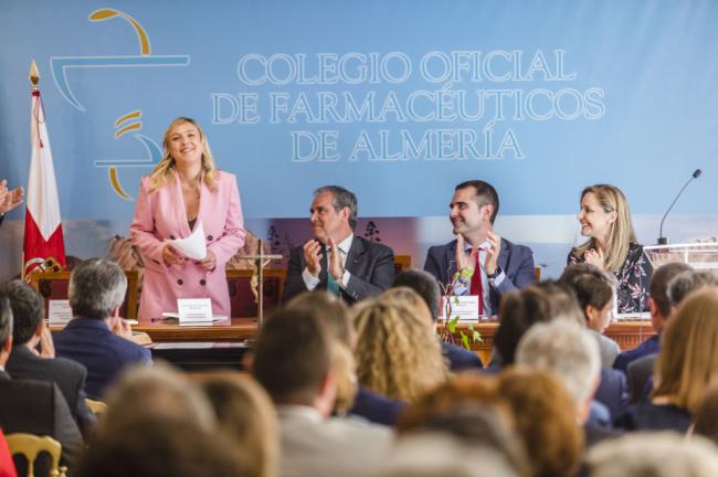 El alcalde felicita a la nueva presidenta del Colegio de Farmacéuticos