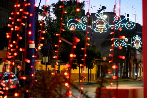 El Zapillo y El Alquián brillan con las luces de Navidad