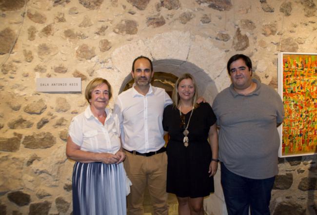 Carboneras inaugura una sala en honor al artista Antonio Asís