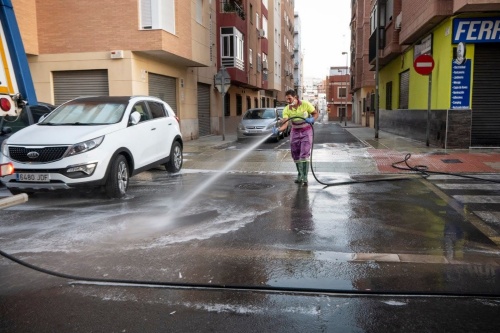 La Limpieza Intensiva del Ayuntamiento llega a Nueva Almería