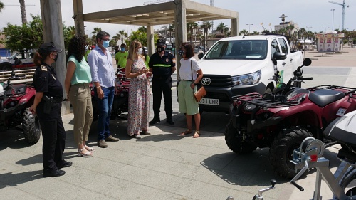 Torregrosa supervisa en Adra el Plan de Playas Seguras