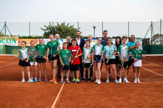 La ciudad disfruta de dos pistas de tenis de tierra batida en el Club Natación Almería