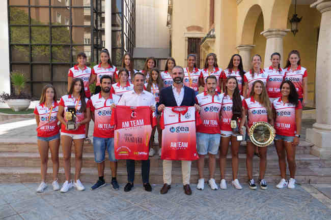 Once títulos del AM Team de Almería muestran el éxito del balonmano playa