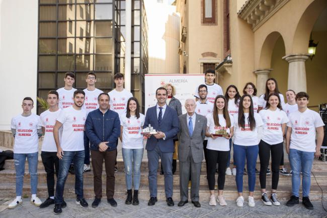 Las Selecciones Cadete de Voleibol se visten de oro y plata en Andalucía