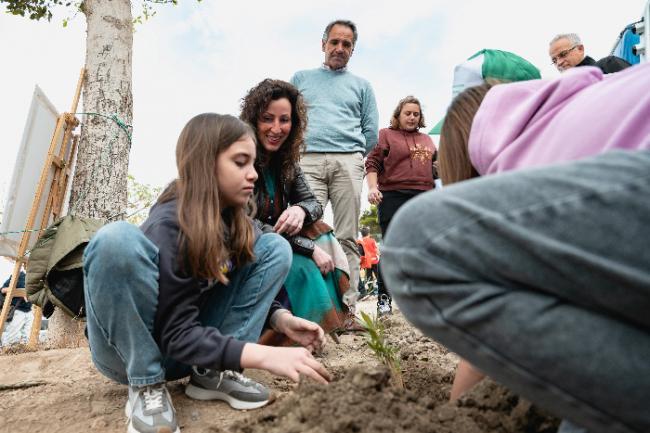 El Día Mundial del Árbol recibe la plantación de 200 árboles