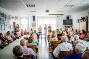 Amat mantiene un encuentro con los vecinos de Las Losas y El Parador