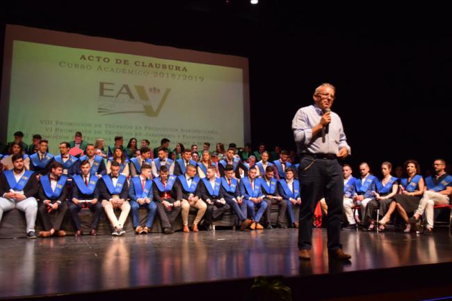 Acto De Graduación De Los Alumnos De La Escuela Agraria Vicar