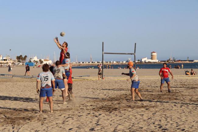 360 participantes de toda España en el XVI Torneo de Rugby Playa en Almerimar