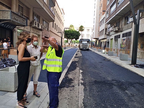 Recta final de la remodelación de la calle Los Picos