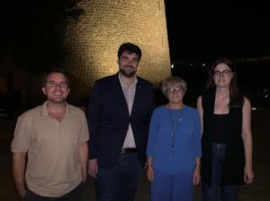 El Castillo de Santa Ana se ilumina de dorado por el cáncer infantil