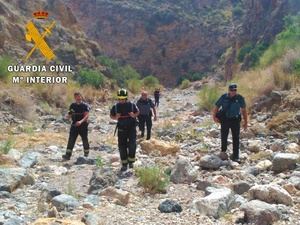 Rescatada una persona atrapada en un barranco en Enix