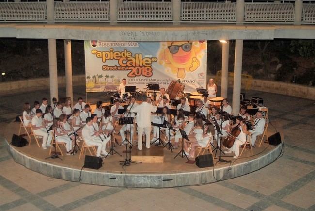 Gran concierto de la Banda Sinfónica de la Escuela Municipal de Música de Roquetas en el Anfiteatro