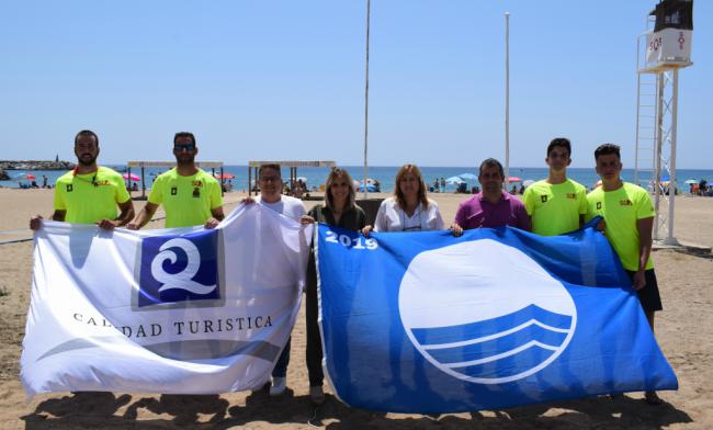 Las banderas azules y las de Q ya ondean en las playas de San José y Aguamarga