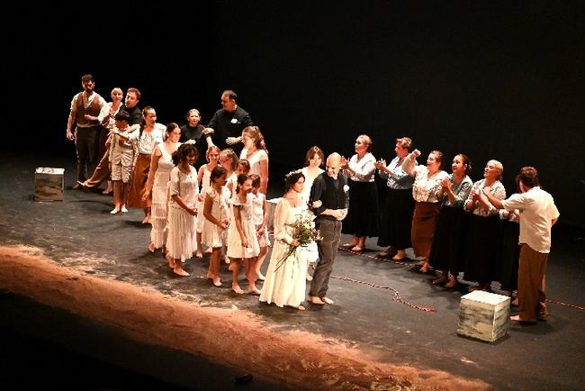 Alumnos de la Escuela Municipal de Teatro de Roquetas triunfan con 'Bodas de sangre'