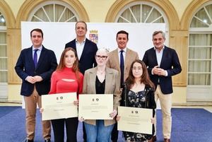 Diputación acoge la entrega de las becas Qvision a tres jóvenes almerienses