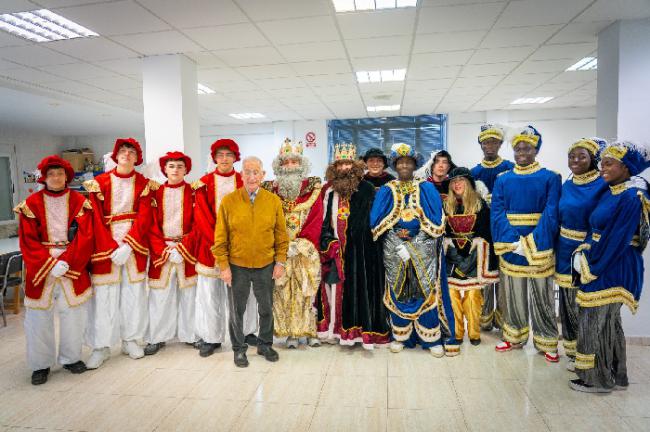 Noche de ilusión y alegría para recibir a los Reyes Magos en Roquetas