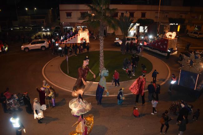 18 cabalgatas de Reyes y más de mil kilos de caramelos en Níjar