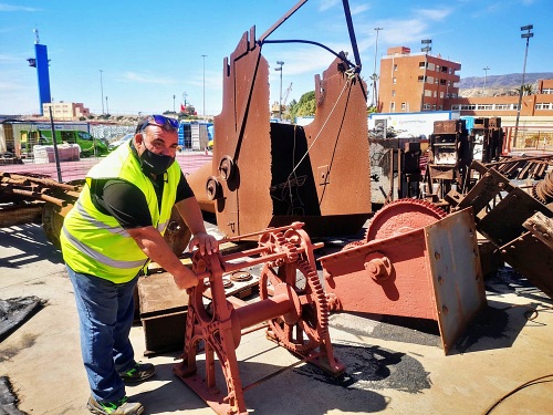 El Puerto de Almería restaurará utensilios del Cable Inglés para el futuro centro de interpretación