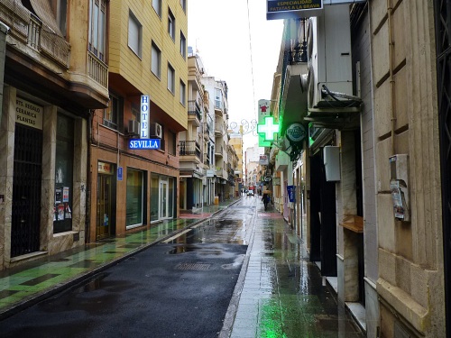 Limpieza intensiva entre la calle Murcia y la calle Granada