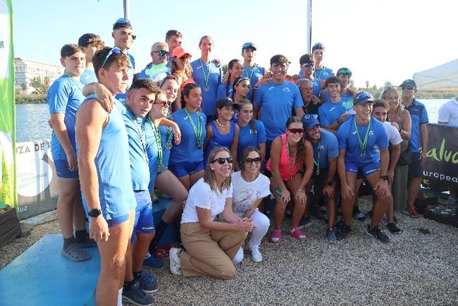 El remo ‘toma’ Almerimar con los campeonatos de Andalucía de yolas y velocidad