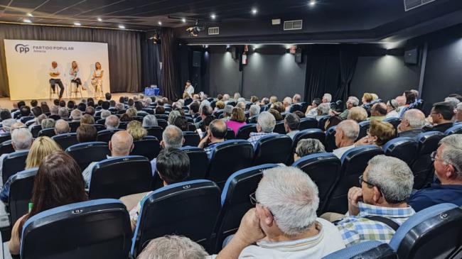 Álvarez de Toledo pide “reagrupar el voto en el PP para defender la unidad de España”