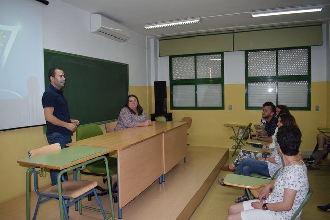 Padres del IES Campos de Níjar reciben información sobre prevención de consumo de drogas