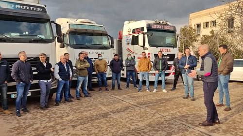 El PP pide al Gobierno de Sánchez que de “un respiro” a los transportistas