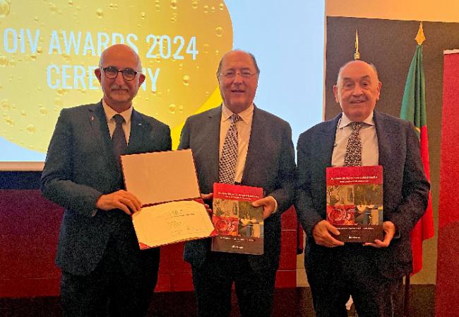 La OIV premia la publicación de Cajamar sobre los vinos españoles de alta gama